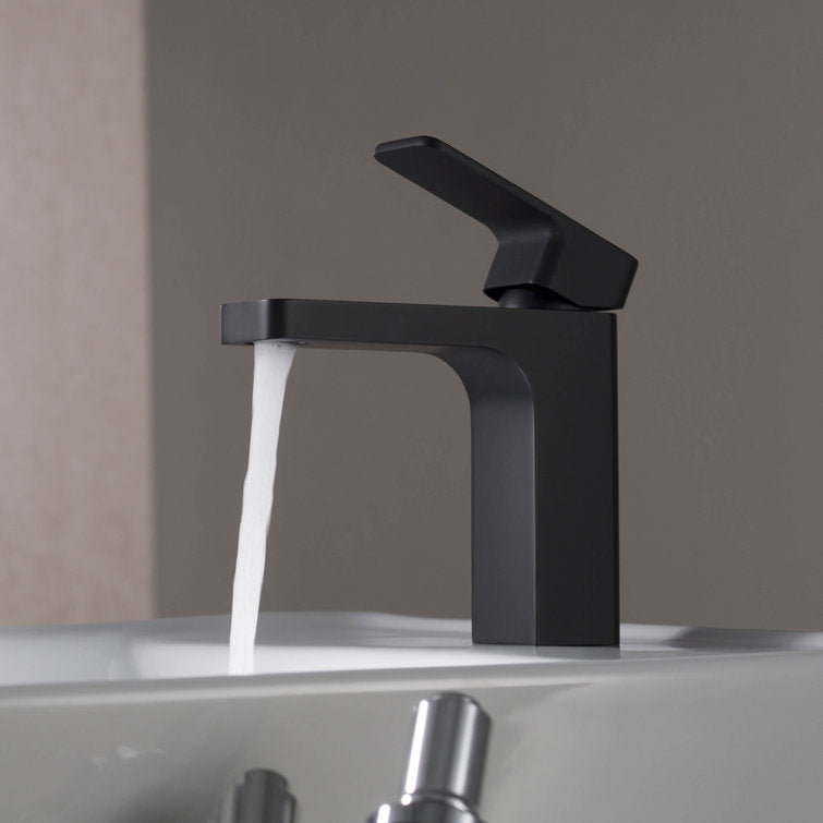 Blaze Single-Hole Single-handle Bathroom Faucet with Drain Assembly